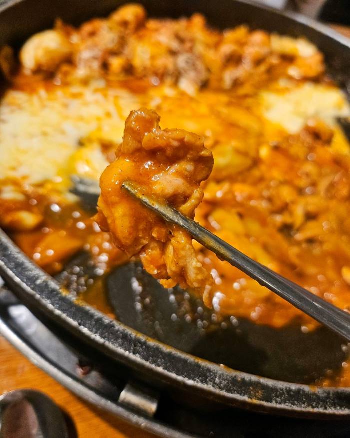 강남역 맛집 장인닭갈비 강남점 리뷰 천연 치즈 폭탄에 눈이 휘둥그레! 4.jpg