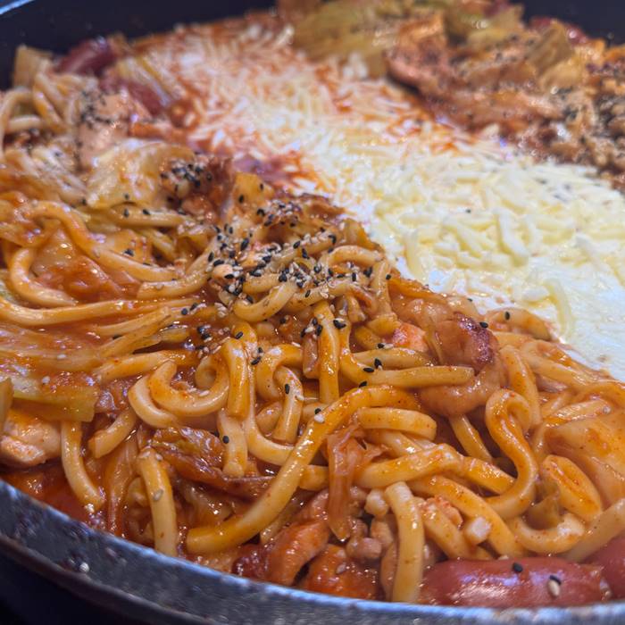 강남역 맛집 장인닭갈비 강남점 리뷰 천연 치즈 폭탄에 눈이 휘둥그레! 5.jpg