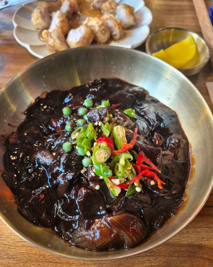 교대역 맛집 미몽 교대점 된장 짜장면 인절미 탕수육 강남 맛집 10.jpg